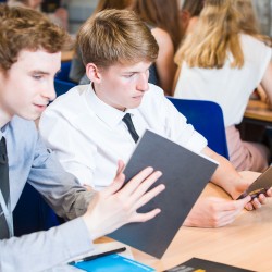 UCAS220617 036